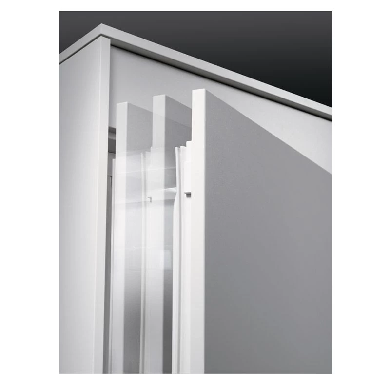 AEG SKE818E1DC Built-In Tall Larder Fridge - White 4 AEG SKE818E1DC Built-In Tall Larder Fridge - White - Image 2