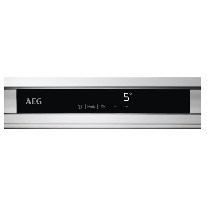 AEG SKE818E1DC Built-In Tall Larder Fridge - White 5 AEG SKE818E1DC Built-In Tall Larder Fridge - White - Image 3
