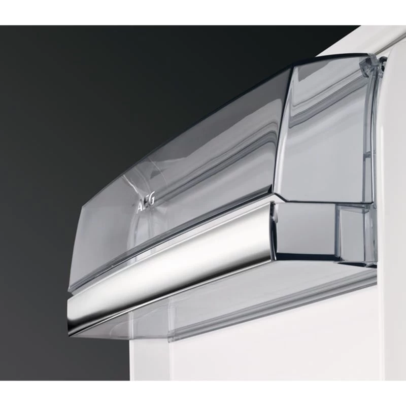 AEG SKE818E1DC Built-In Tall Larder Fridge - White 6 AEG SKE818E1DC Built-In Tall Larder Fridge - White - Image 4