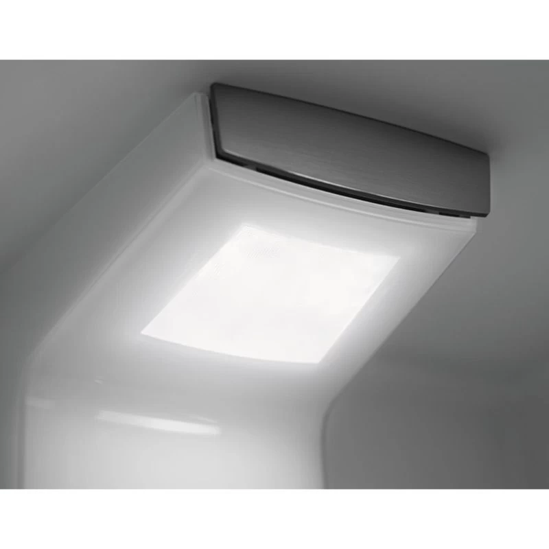 AEG SKE818E1DC Built-In Tall Larder Fridge - White 7 AEG SKE818E1DC Built-In Tall Larder Fridge - White - Image 5