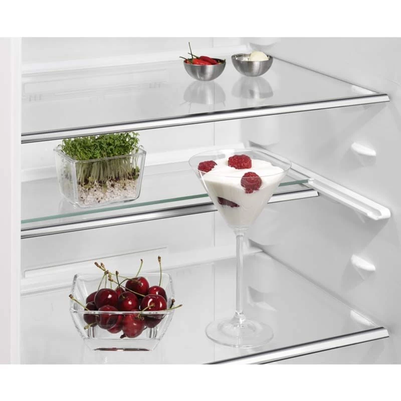 AEG SKE818E1DC Built-In Tall Larder Fridge - White 9 AEG SKE818E1DC Built-In Tall Larder Fridge - White - Image 7