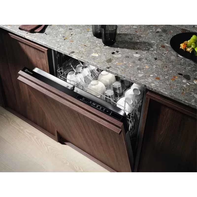 Electrolux KEAF7200L BI FI 60CM Dishwasher - White 3 Electrolux KEAF7200L BI FI 60CM Dishwasher - White