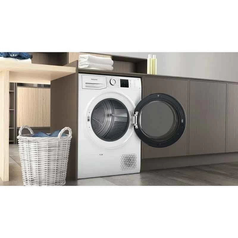 Hotpoint NT M10 81WK UK Free Standing 8KG Tumble Dryer - White 9 Hotpoint NT M10 81WK UK Free Standing 8KG Tumble Dryer - White - Image 7
