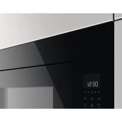 Zanussi ZMBN4DX Built-In Microwave And Grill - Stainless Steel 11 Zanussi ZMBN4DX Built-In Microwave And Grill - Stainless Steel -Kitchen Sale Shop zanussi zmbn4dxbi display screen and touch functions close up view
